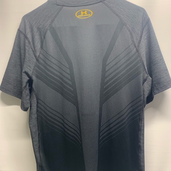 Under Armour XL Project Rock fitted HeatGear Shirt - Picture 2 of 4